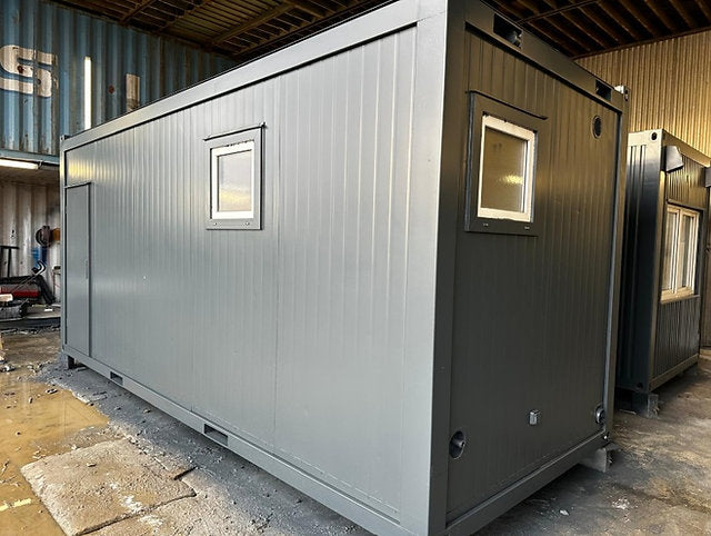 CONTENEDOR SANITARIO EQUIPADO