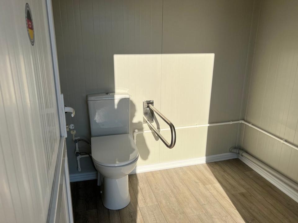 CONTENEDOR SANITARIO PARA DISCAPACITADOS 220 X 220