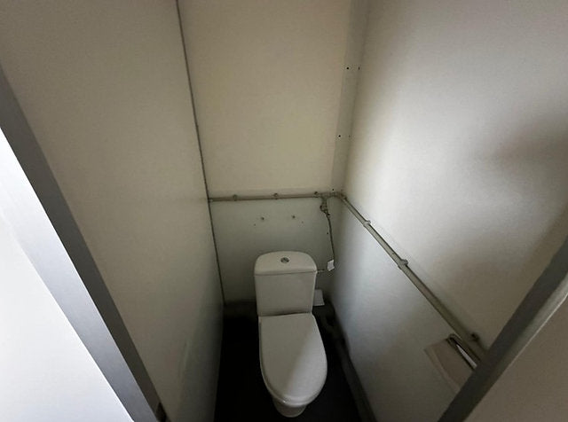 CONTENEDOR SANITARIO EQUIPADO