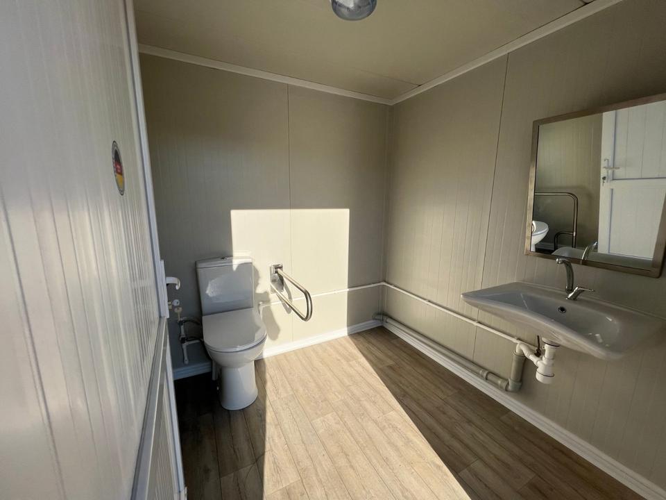 CONTENEDOR SANITARIO PARA DISCAPACITADOS 220 X 220