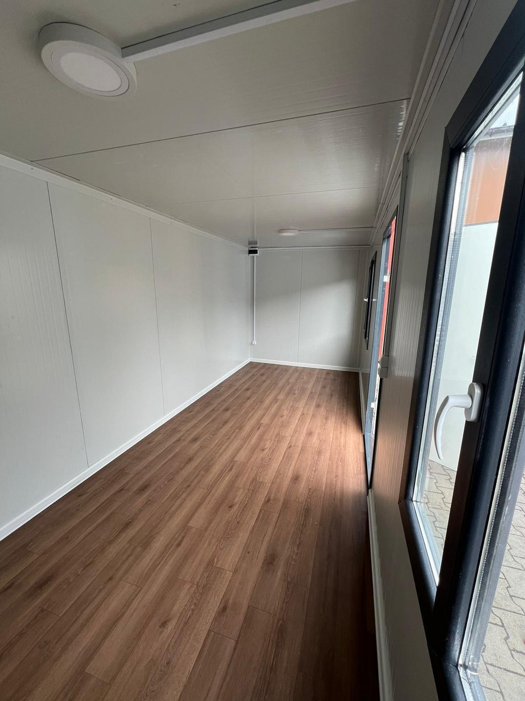 CONTENEDOR DE OFICINA 6X2,4M