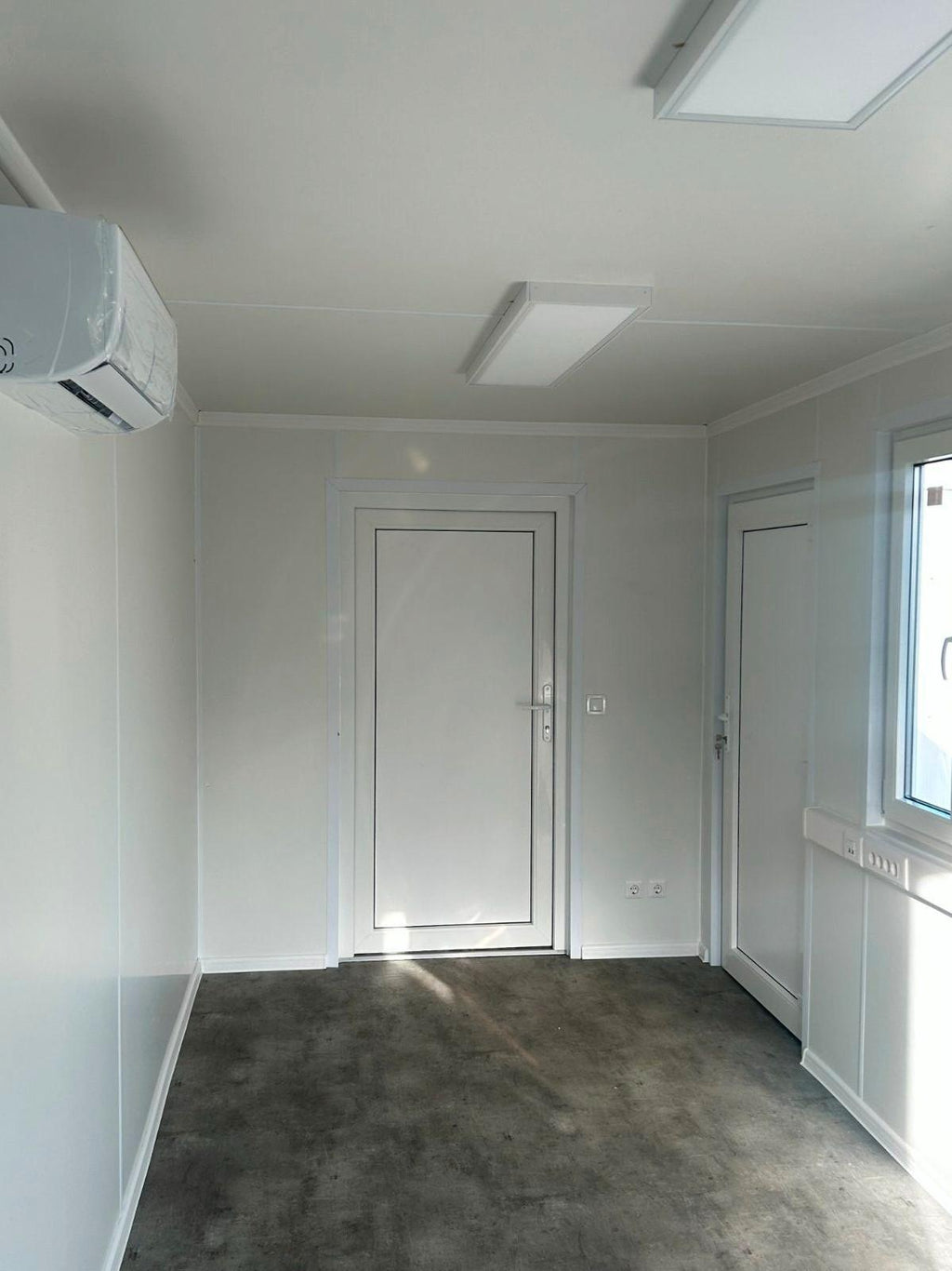 CONTENEDOR DE OFICINA 20 PIES