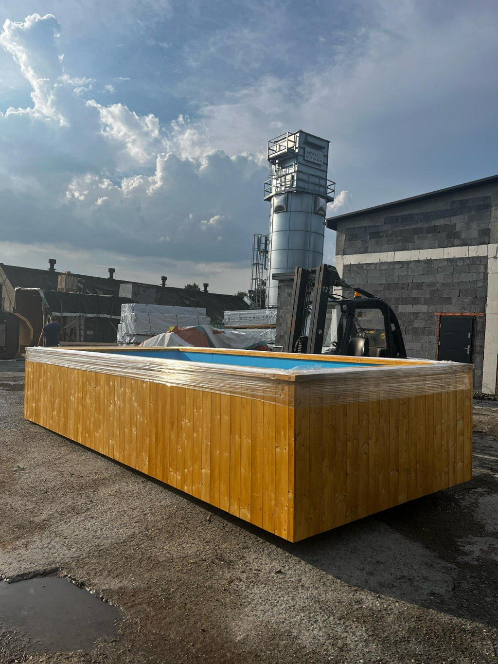 PISCINA DE MADERA 6,8 M x 2,4 M