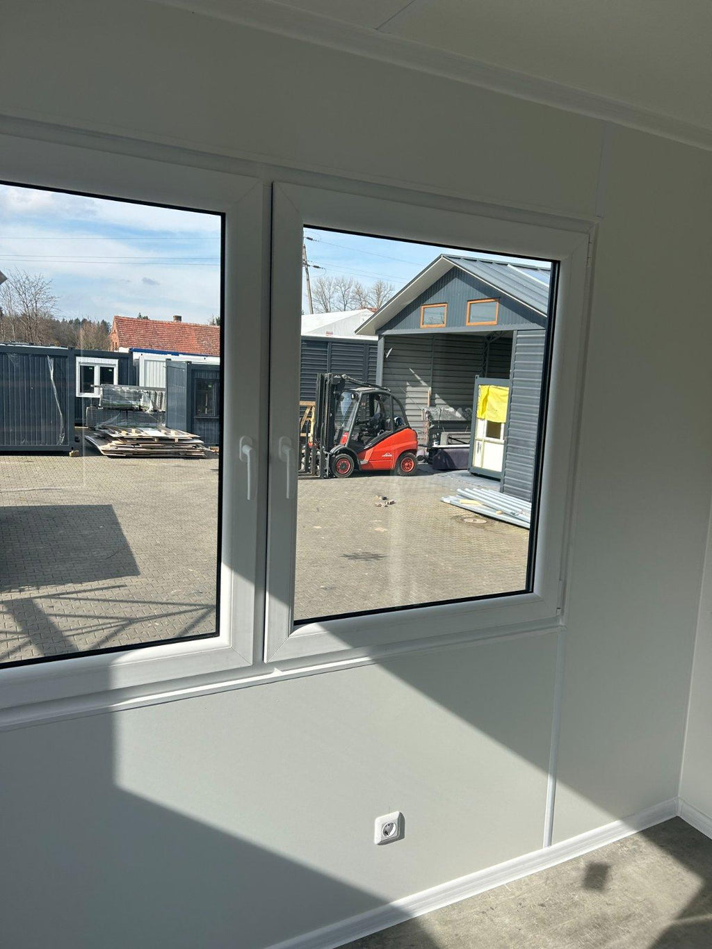 CONTENEDOR DE OFICINA DE 10 PIES