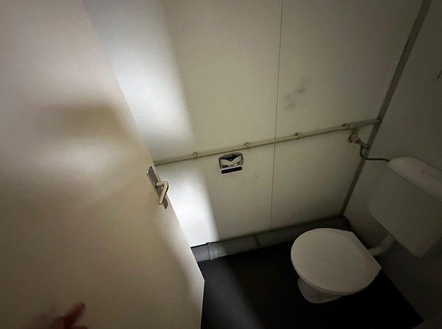 CONTENEDOR SANITARIO EQUIPADO