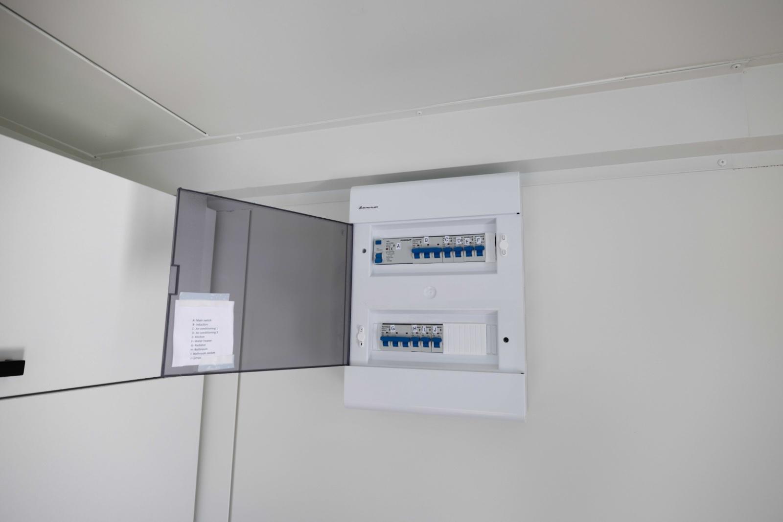 MODULO HABITABLE 8X3M